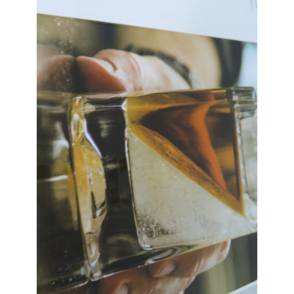 New CORKCICLE Whiskey Wedge Glass with Silicone Ice Mold Sipping 9 Oz glass - Picture 5 of 5